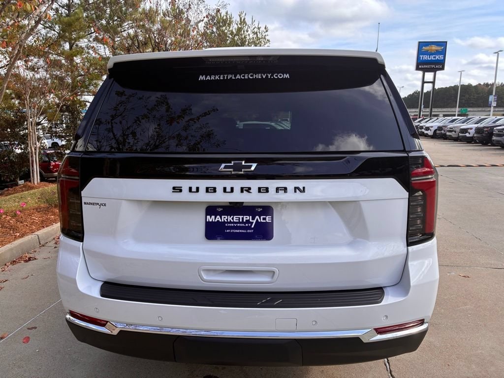 2026 Chevrolet Suburban LS - Photo 9