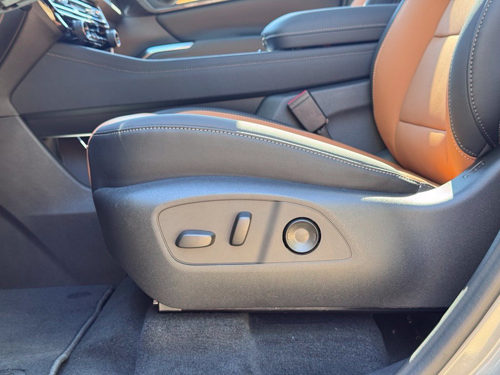 2027 Chevrolet Traverse Z71 - Photo 15