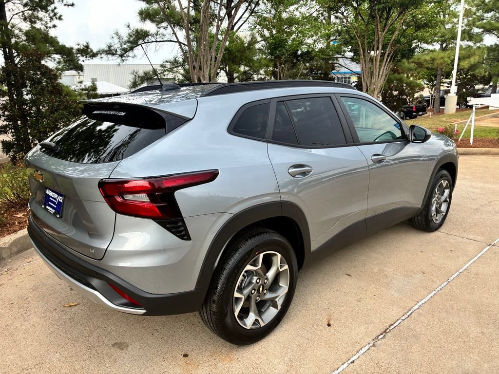 2026 Chevrolet Trax LT - Photo 6