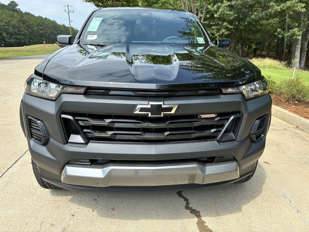 2026 Chevrolet Colorado Trail Boss photo 2