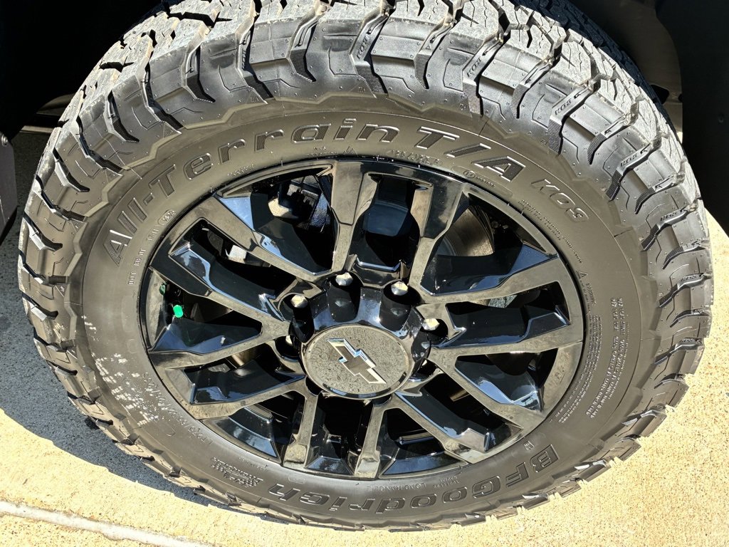 2026 Chevrolet Silverado 2500HD LT photo 3