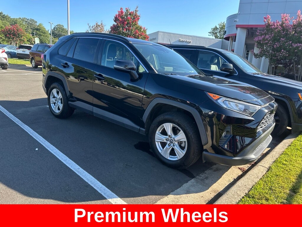 Used 2021 Toyota RAV4 XLE SUV