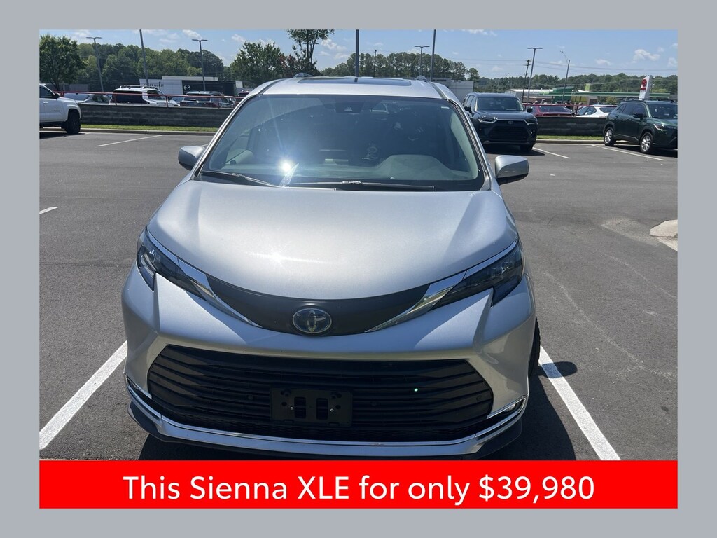 Certified 2024 Toyota Sienna XLE Minivan/Van