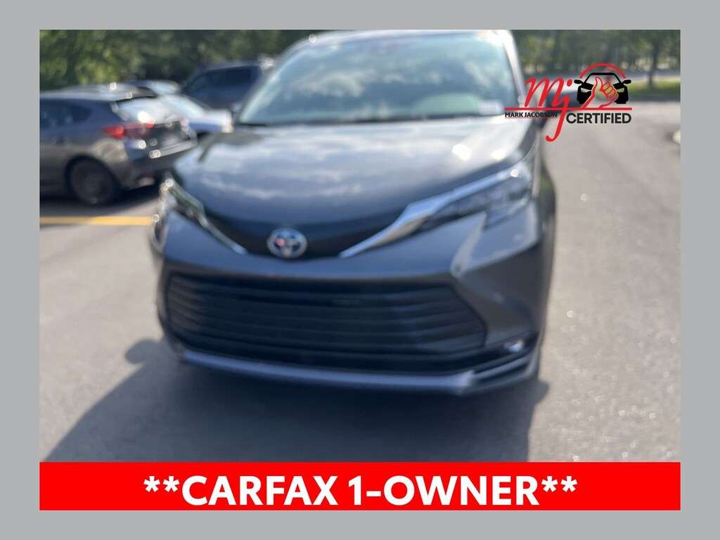 Certified 2025 Toyota Sienna XLE Minivan/Van