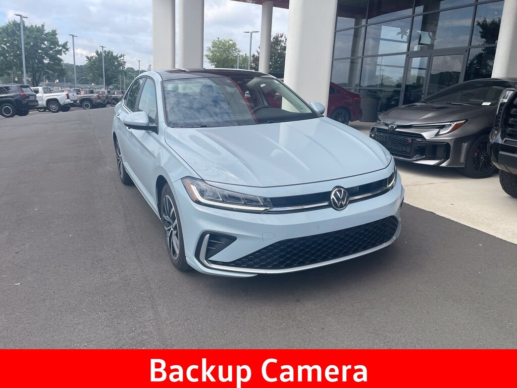 Certified 2025 Volkswagen Jetta 1.5T SE Sedan