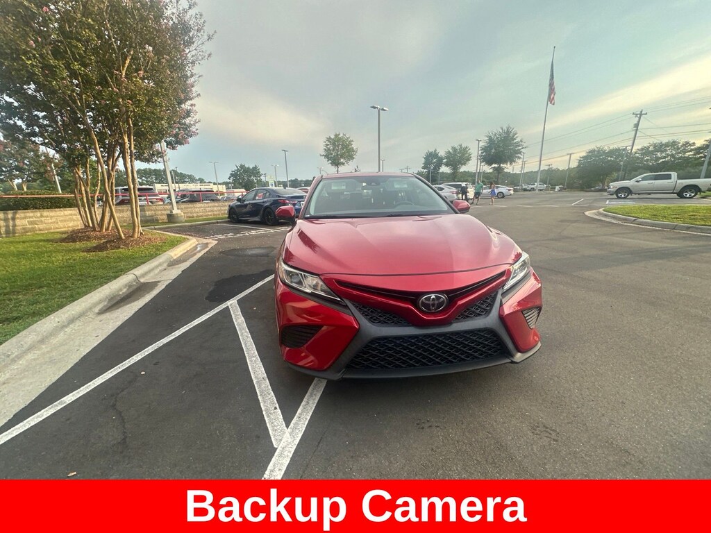 Used 2019 Toyota Camry SE Sedan