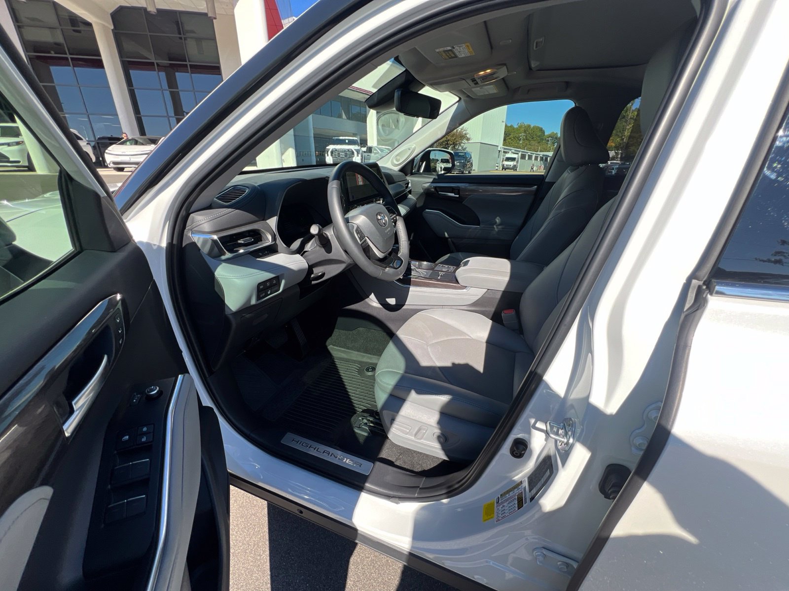 Used 2026 Toyota Highlander Hybrid Limited SUV