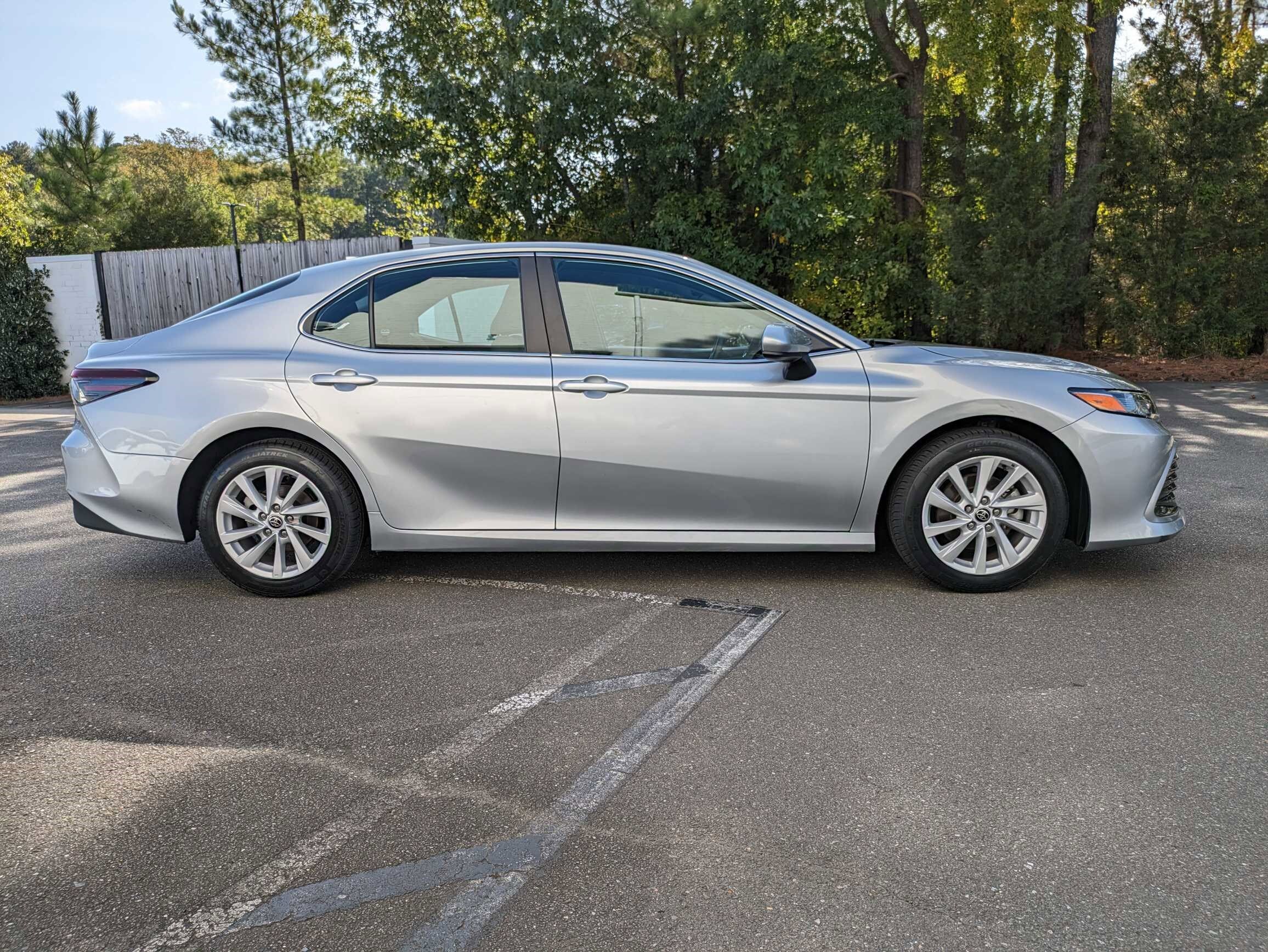 Certified 2022 Toyota Camry LE with VIN 4T1C11AK0NU699061 for sale in Lighthouse Point, FL