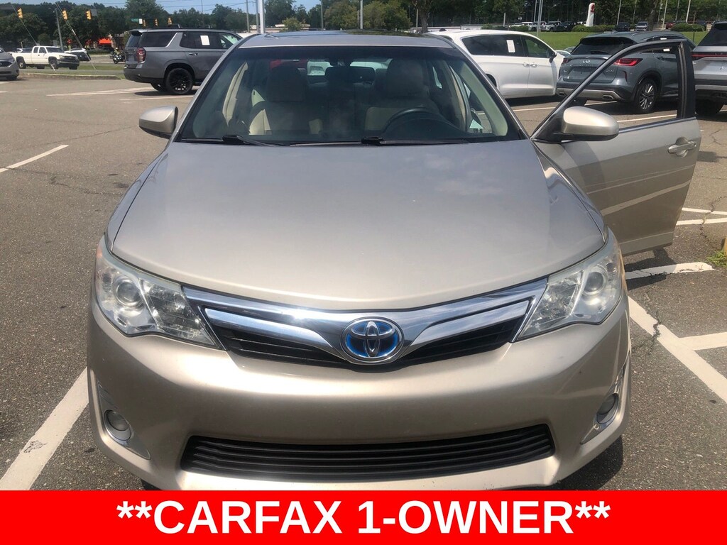 Used 2014 Toyota Camry Hybrid XLE Sedan