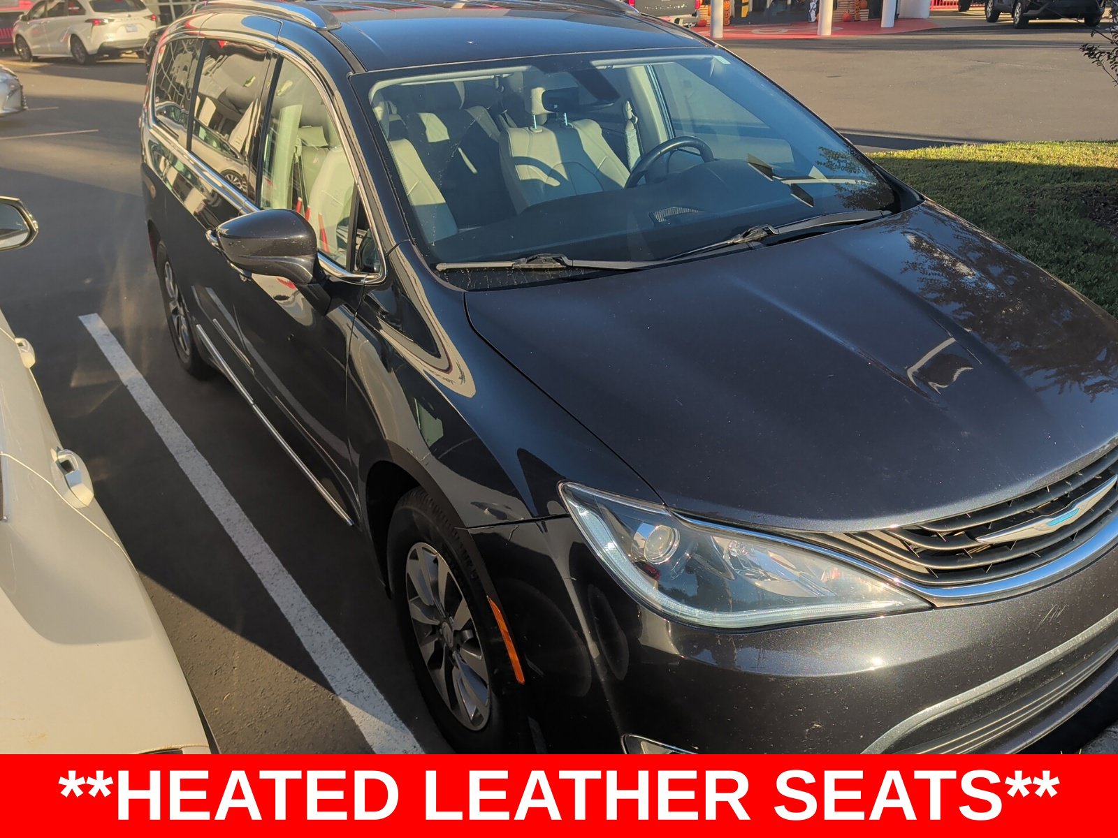 Used 2019 Chrysler Pacifica Hybrid Touring L Minivan/Van