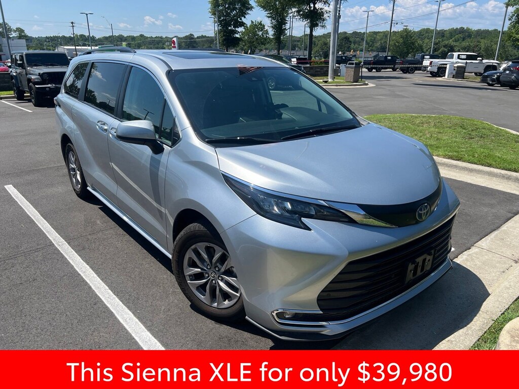 Certified 2024 Toyota Sienna XLE Minivan/Van