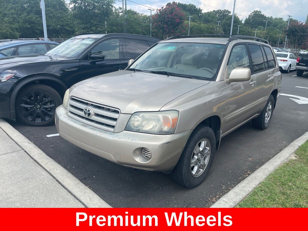 Used 2004 Toyota Highlander V6 SUV