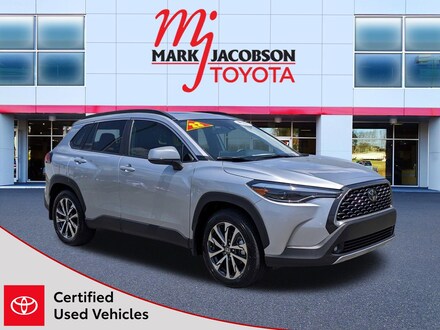 2022 Toyota Corolla Cross XLE XLE 4WD