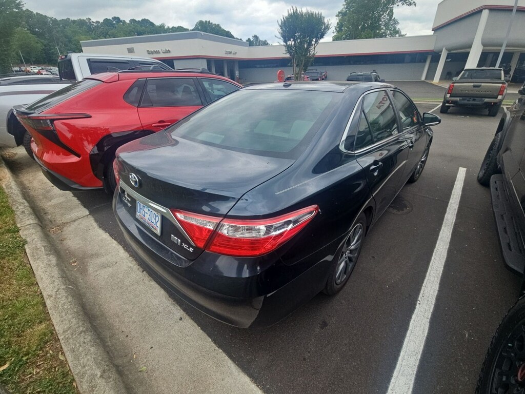 Used 2015 Toyota Camry Hybrid XLE Sedan