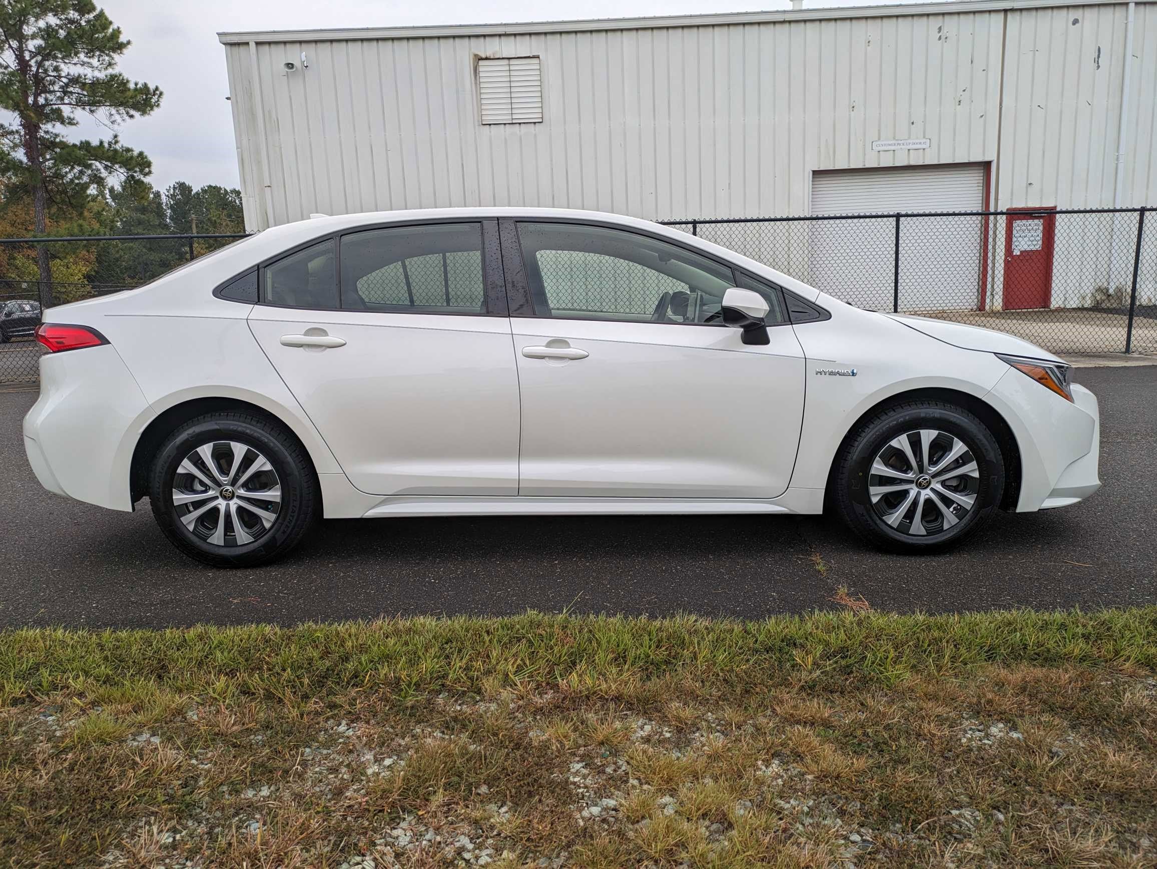 Certified 2021 Toyota Corolla LE with VIN JTDEAMDE4MJ005444 for sale in Lighthouse Point, FL