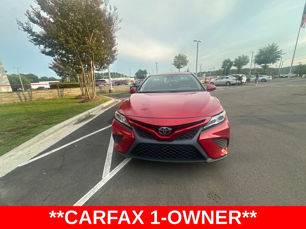 Used 2019 Toyota Camry SE Sedan