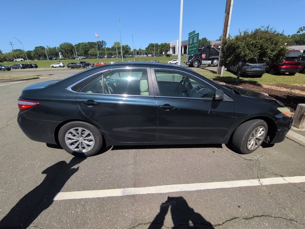 Used 2016 Toyota Camry LE Sedan
