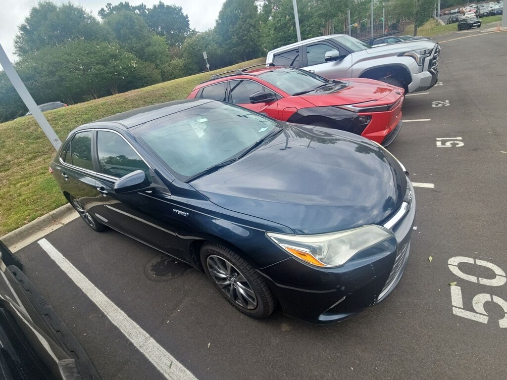 Used 2015 Toyota Camry Hybrid XLE Sedan