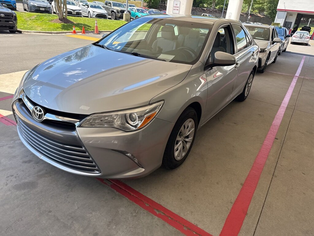 Used 2015 Toyota Camry LE Sedan