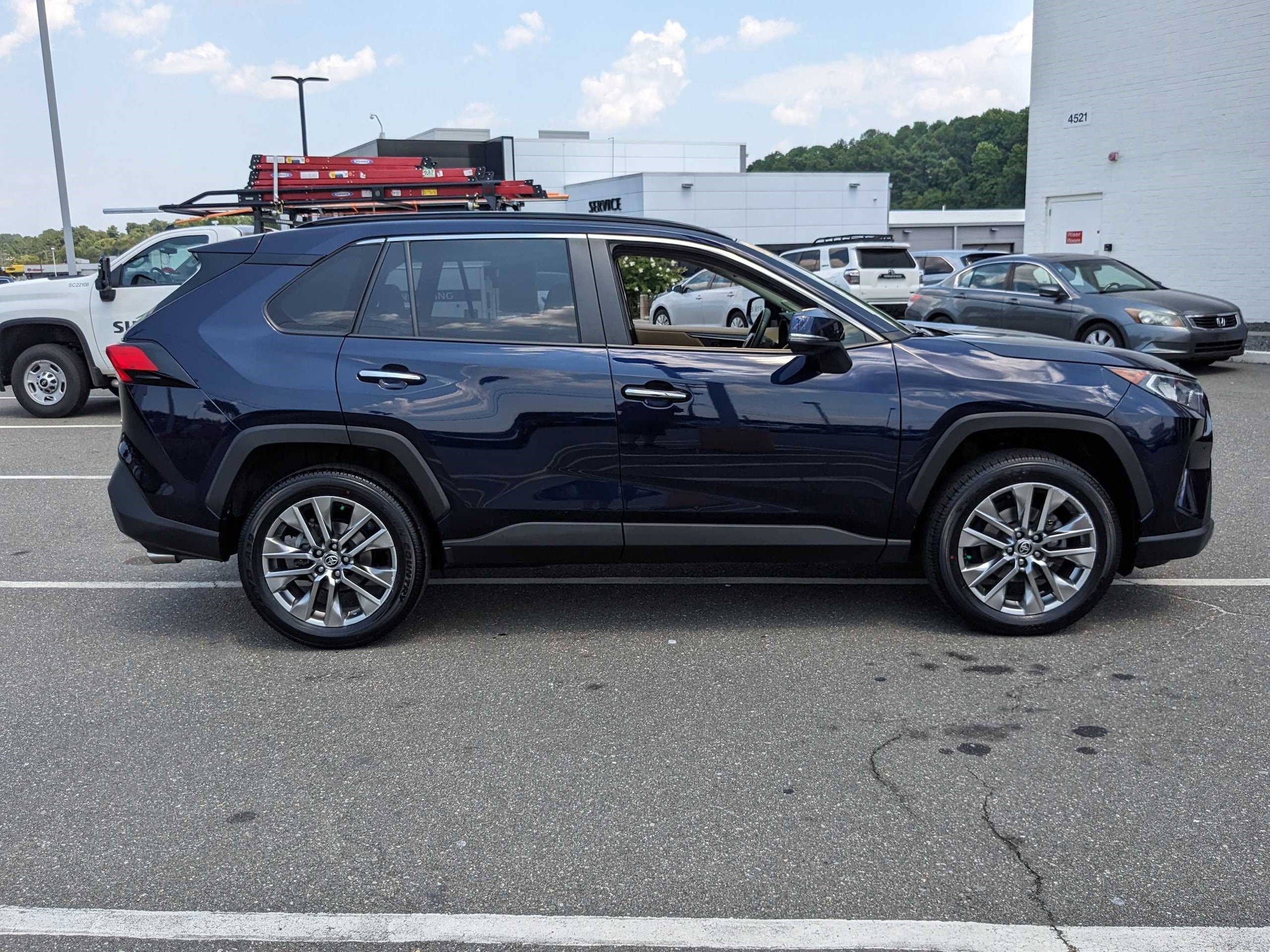 Certified 2021 Toyota RAV4 Limited with VIN JTMN1RFV6MD070708 for sale in Lighthouse Point, FL