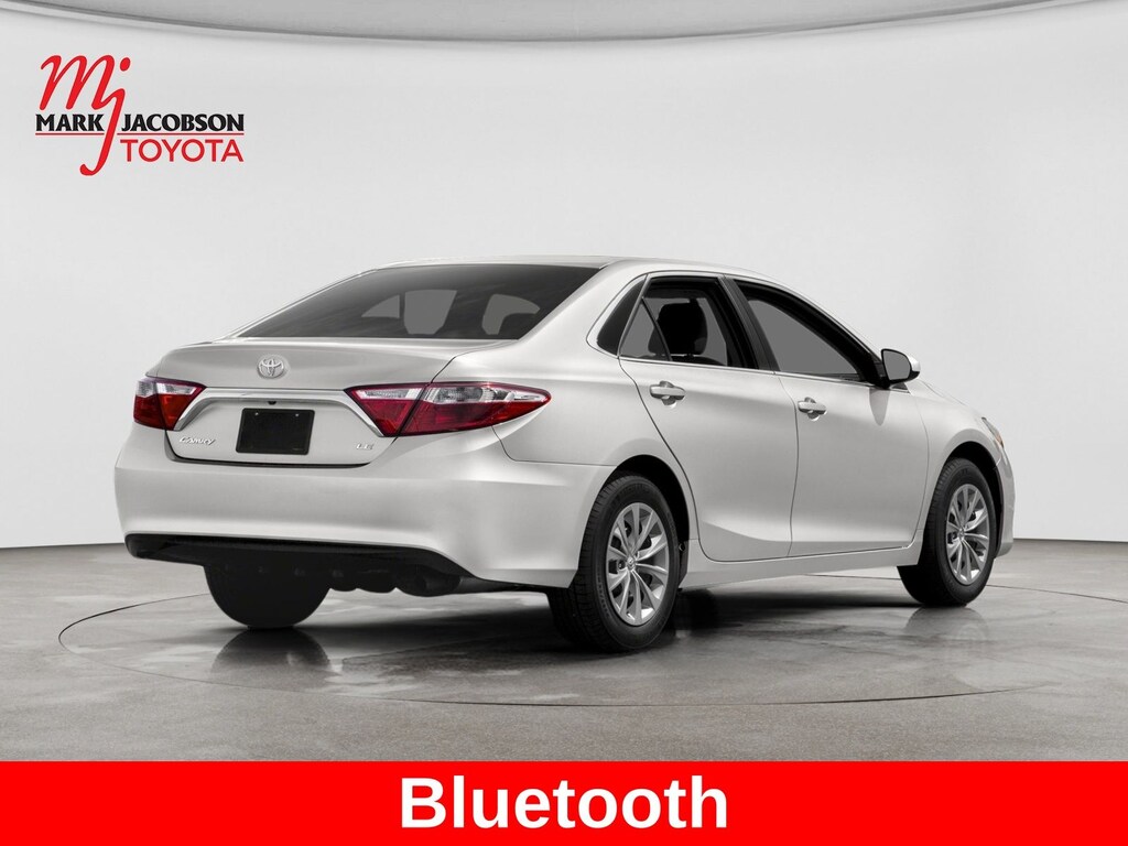 Used 2017 Toyota Camry SE Sedan