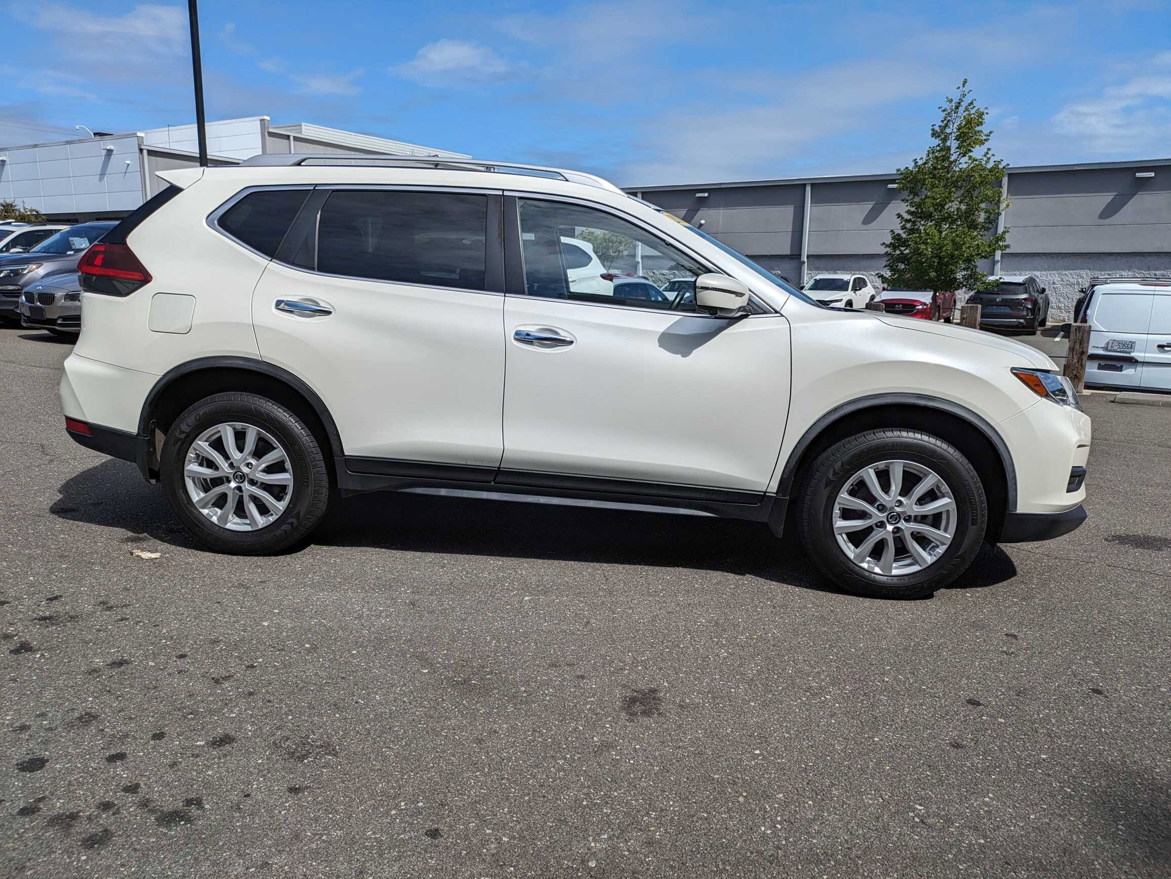 Used 2018 Nissan Rogue SV with VIN JN8AT2MV8JW346619 for sale in Lighthouse Point, FL