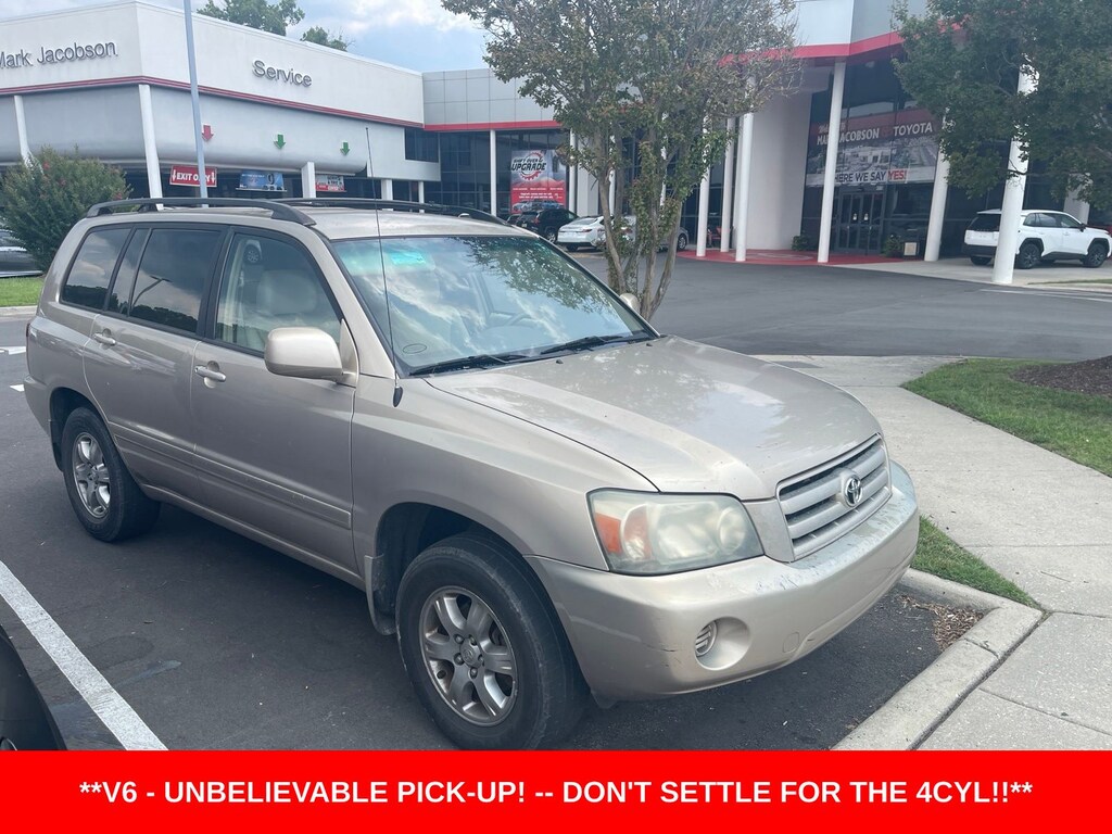 Used 2004 Toyota Highlander V6 SUV