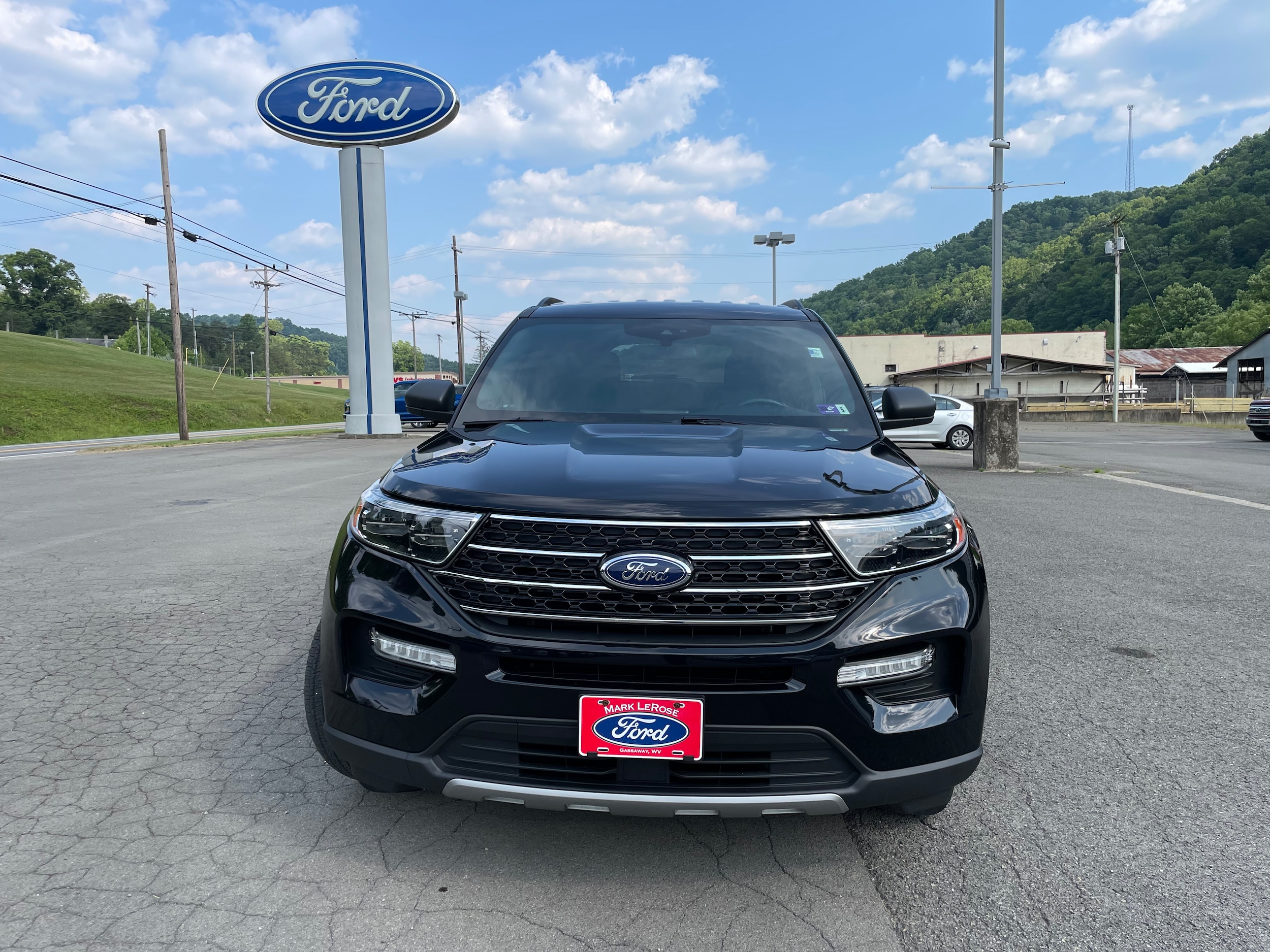 Used 2020 Ford Explorer XLT with VIN 1FMSK8DH5LGC21070 for sale in Gassaway, WV