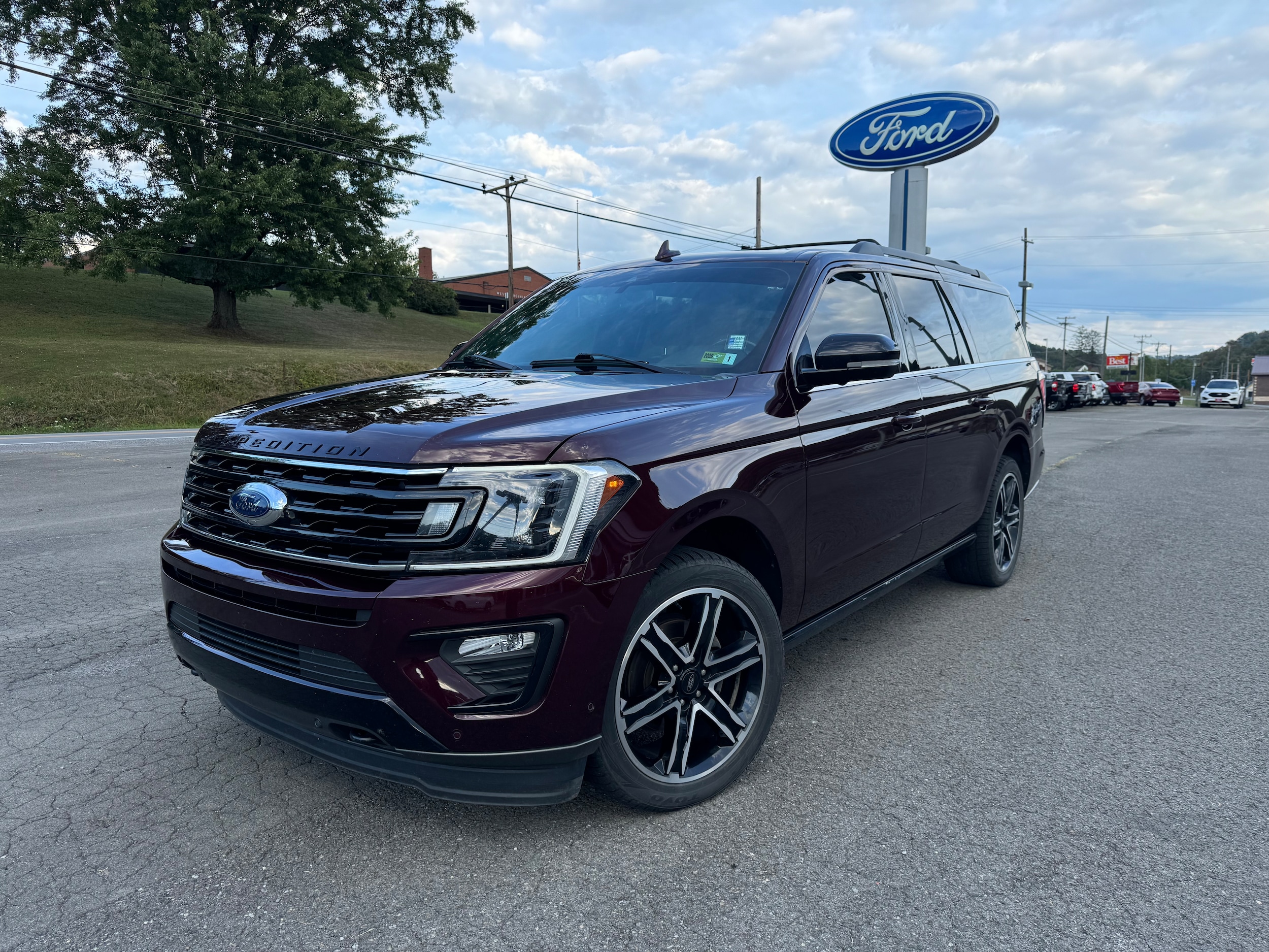 2021 Ford Expedition Limited's photo