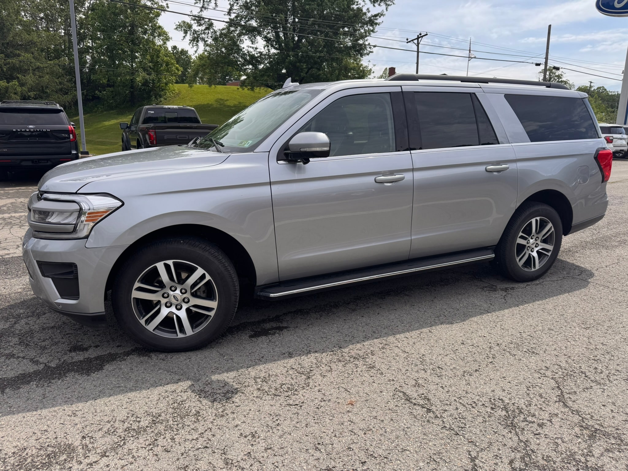2023 Ford Expedition XLT MAX 4x4's photo