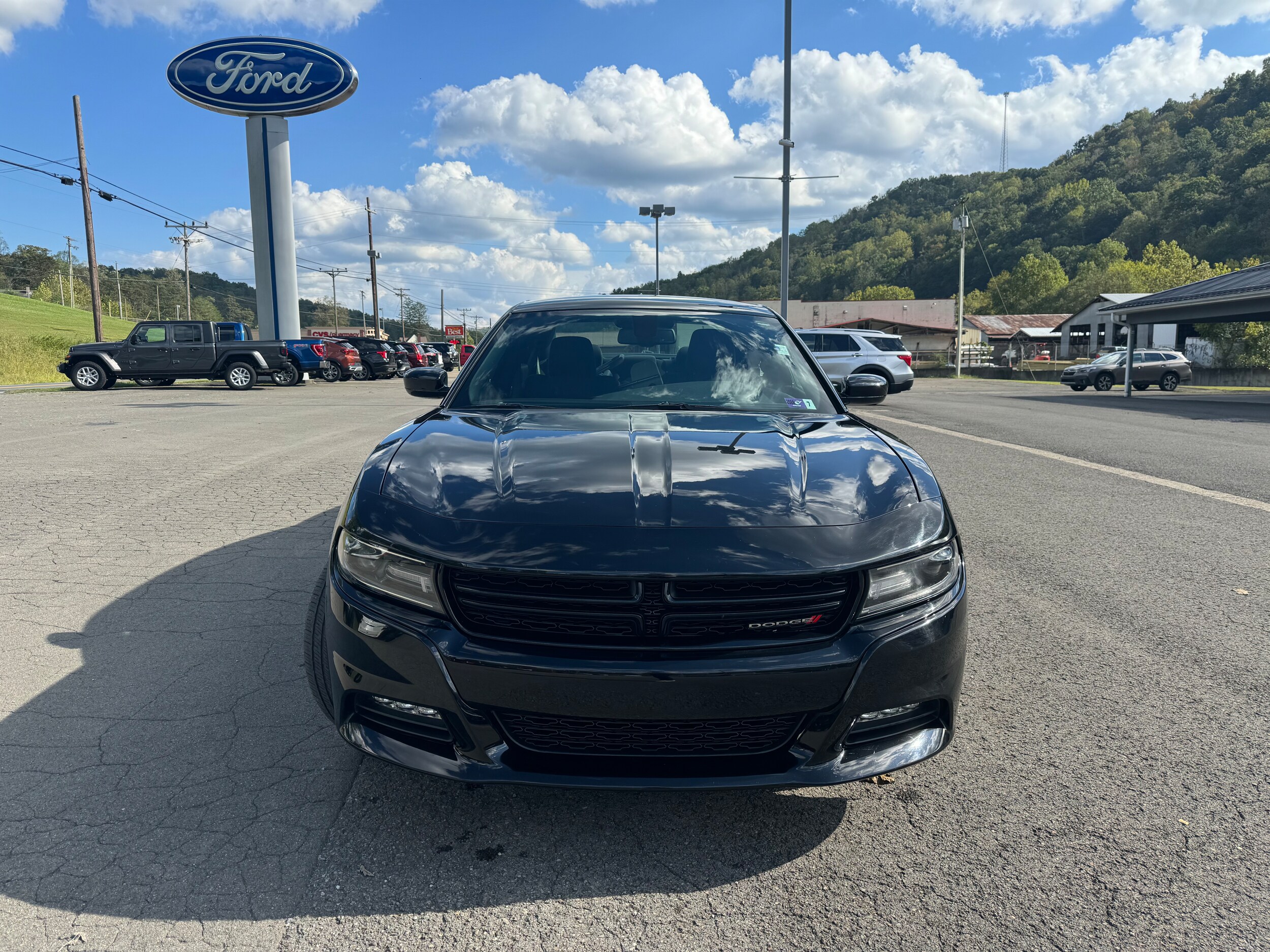 Used 2019 Dodge Charger SXT with VIN 2C3CDXJG9KH757696 for sale in Gassaway, WV