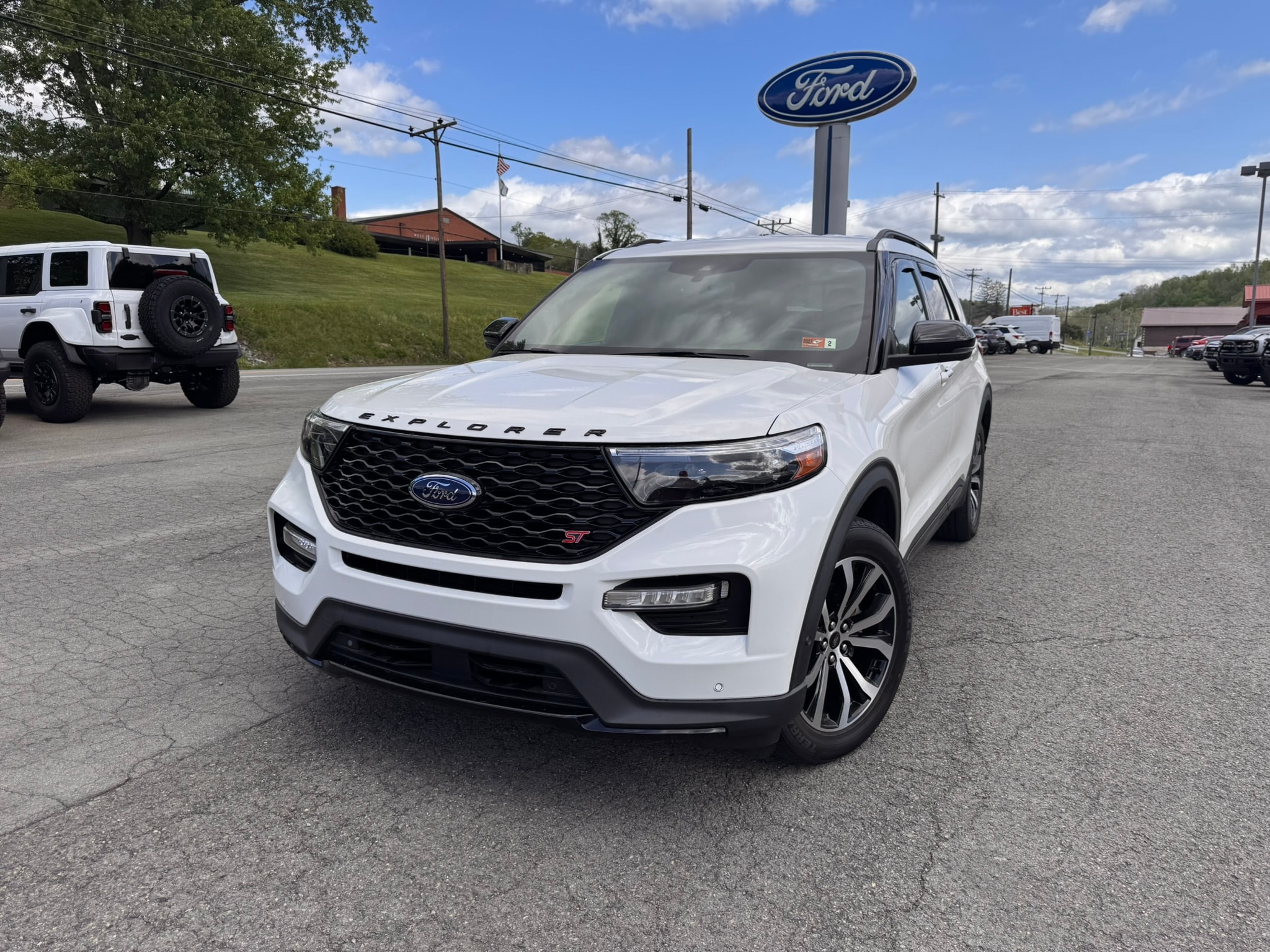 2021 Ford Explorer ST 4WD's photo