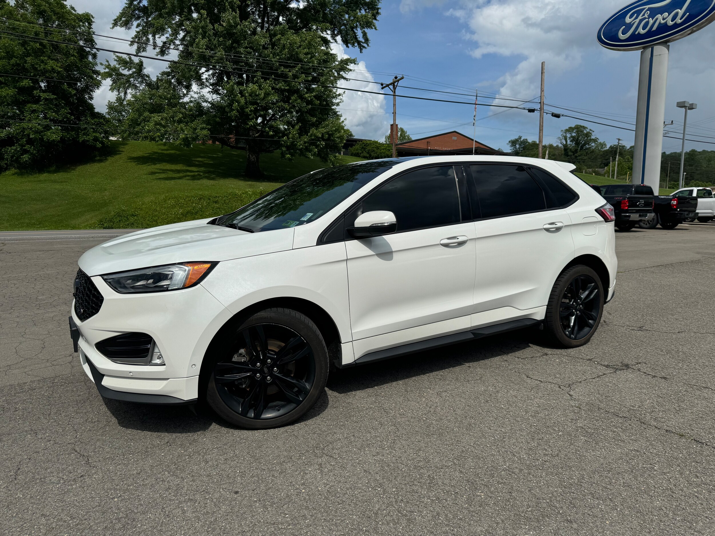 2020 Ford Edge ST photo 2