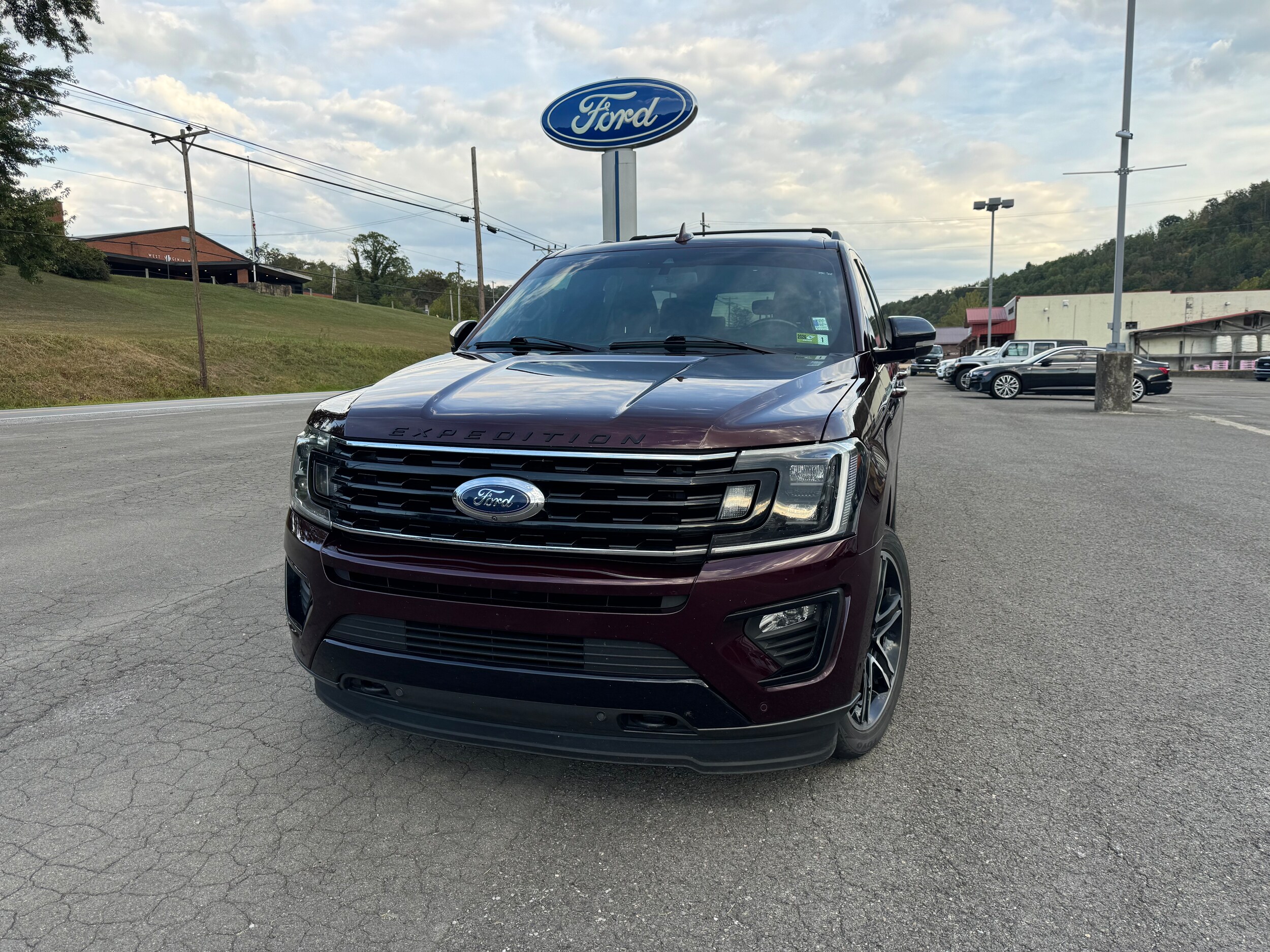 2021 Ford Expedition MAX Limited photo 2