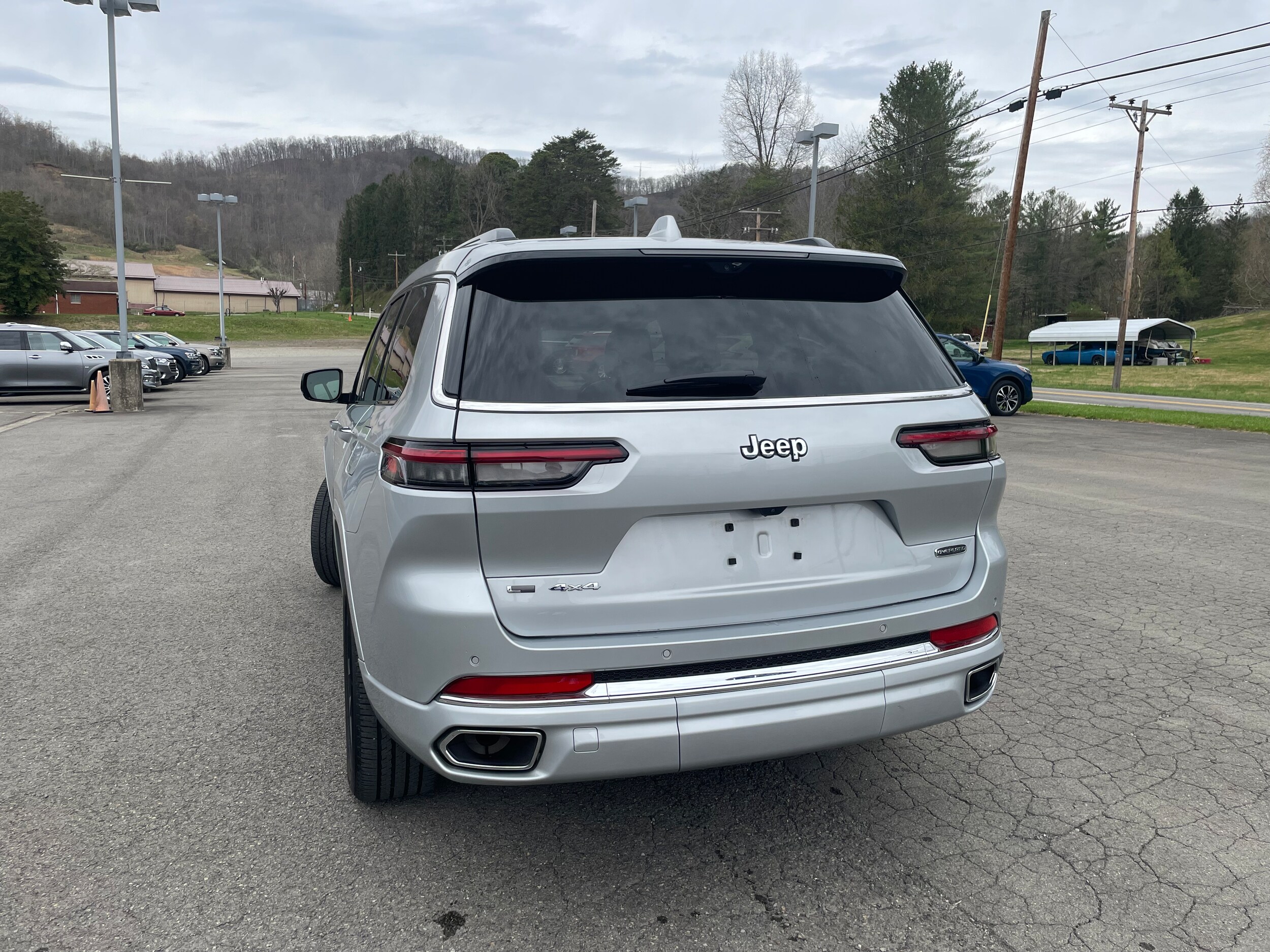2021 Jeep Grand Cherokee Overland photo 2