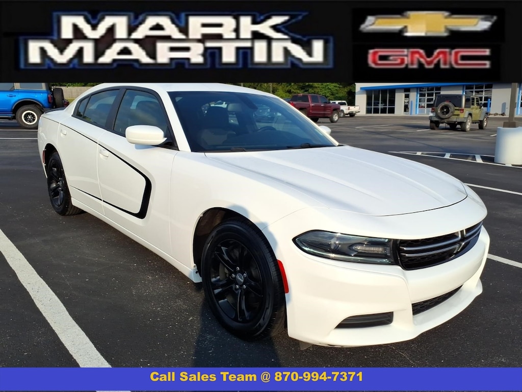 Used 2017 Dodge Charger SE