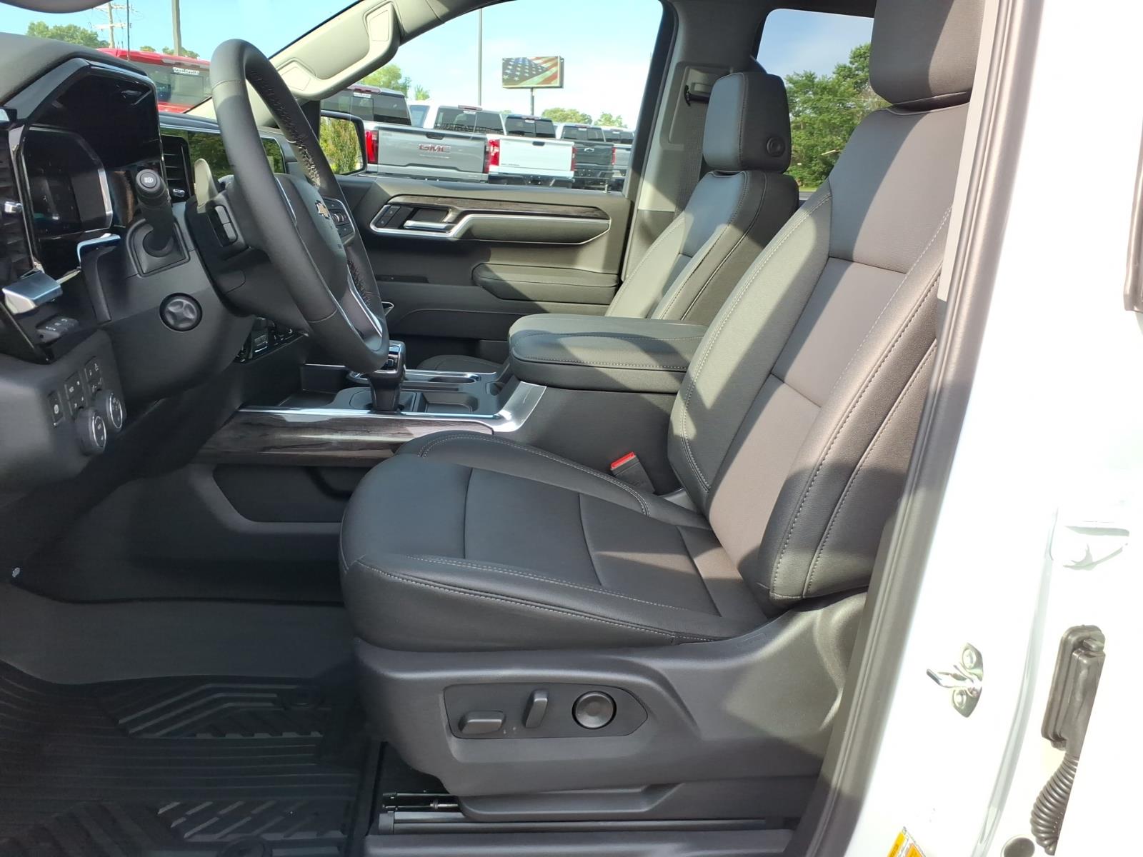 2026 Chevrolet Silverado 1500 LTZ - Photo 15