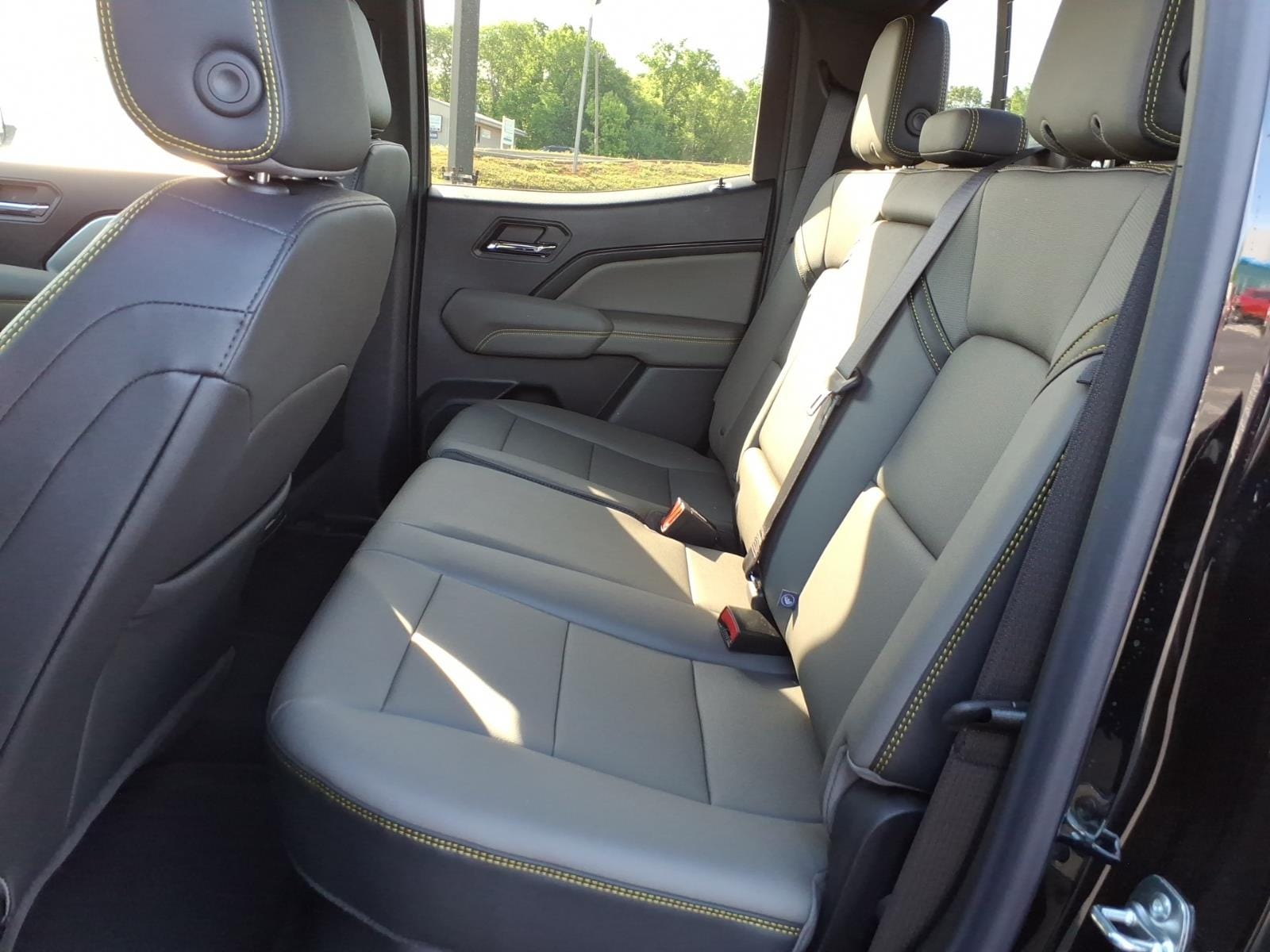 2026 Chevrolet Colorado ZR2 - Photo 8