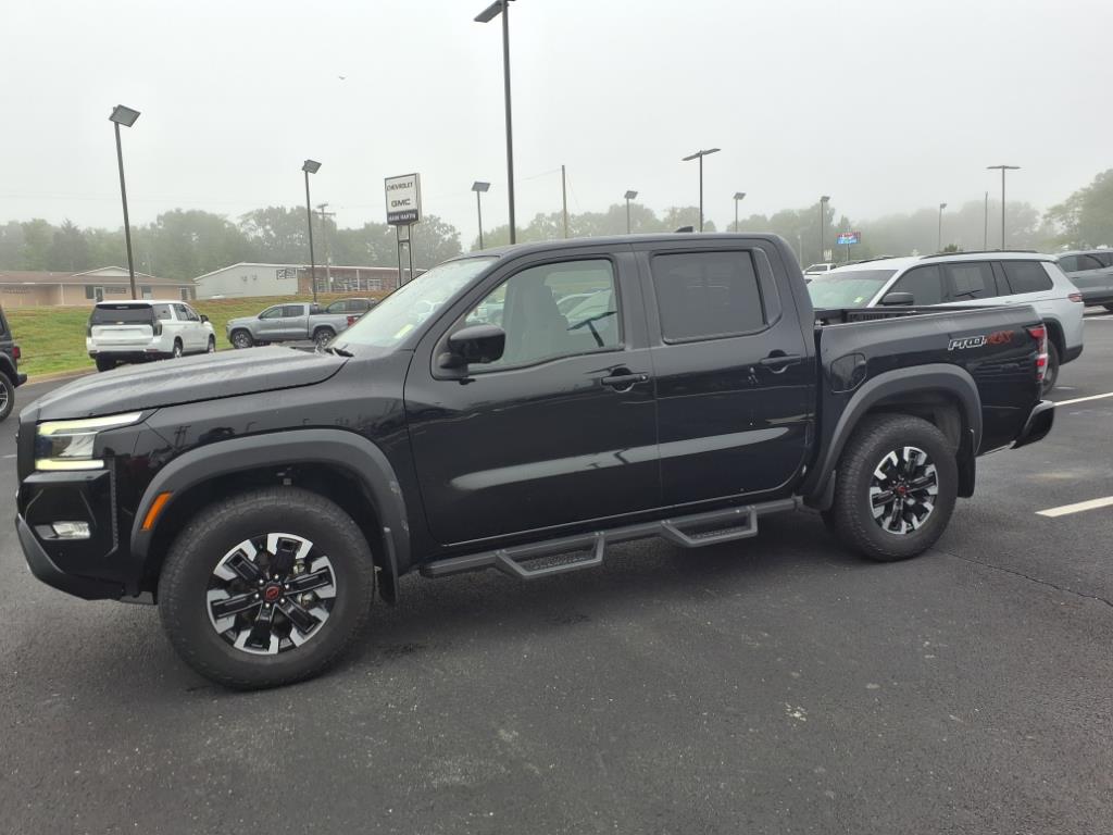 2023 Nissan Frontier PRO-4X photo 3