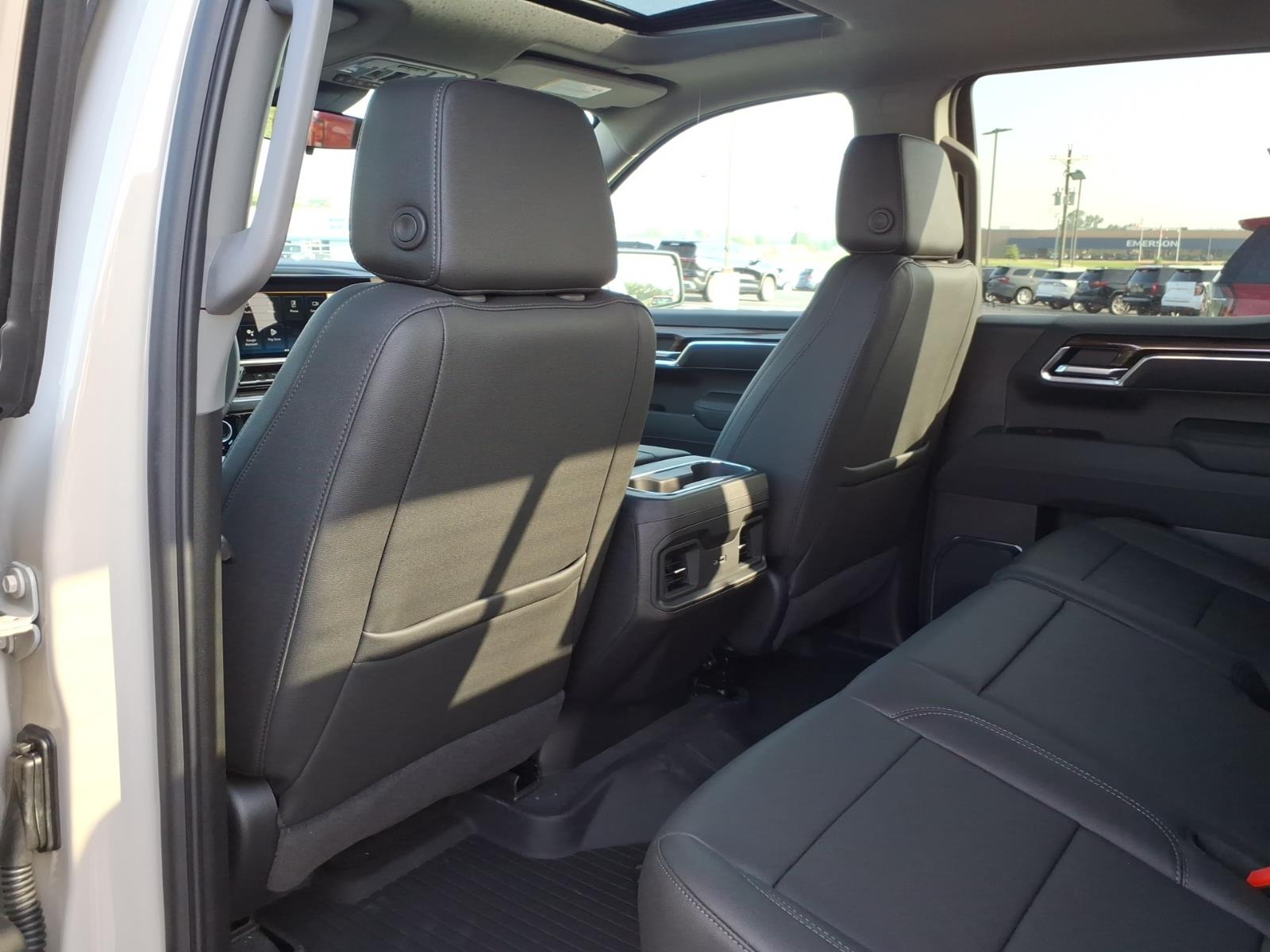 2026 Chevrolet Silverado 1500 RST - Photo 9