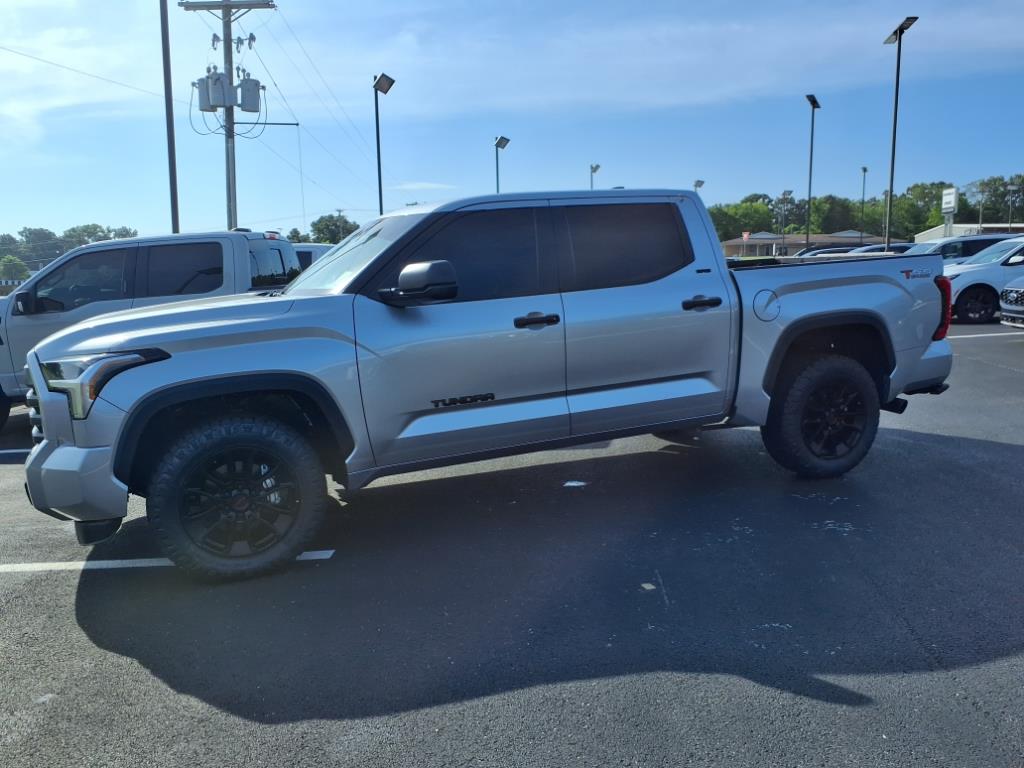 2023 Toyota Tundra SR5 photo 3