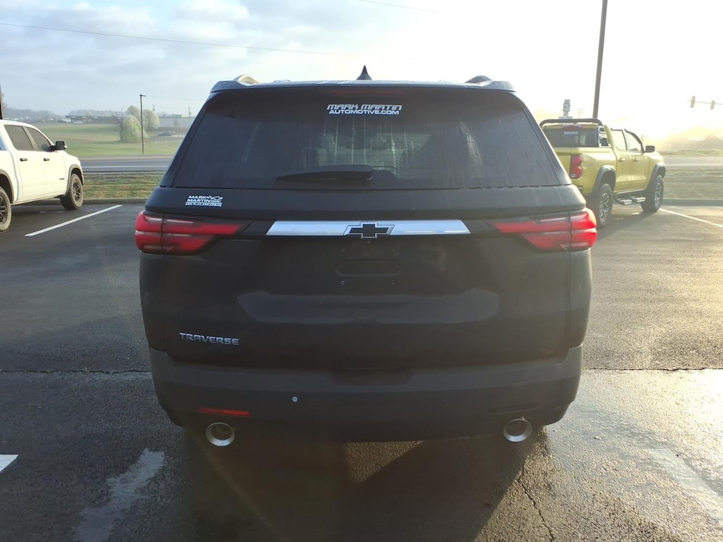 Used 2023 Chevrolet Traverse LT Cloth SUV