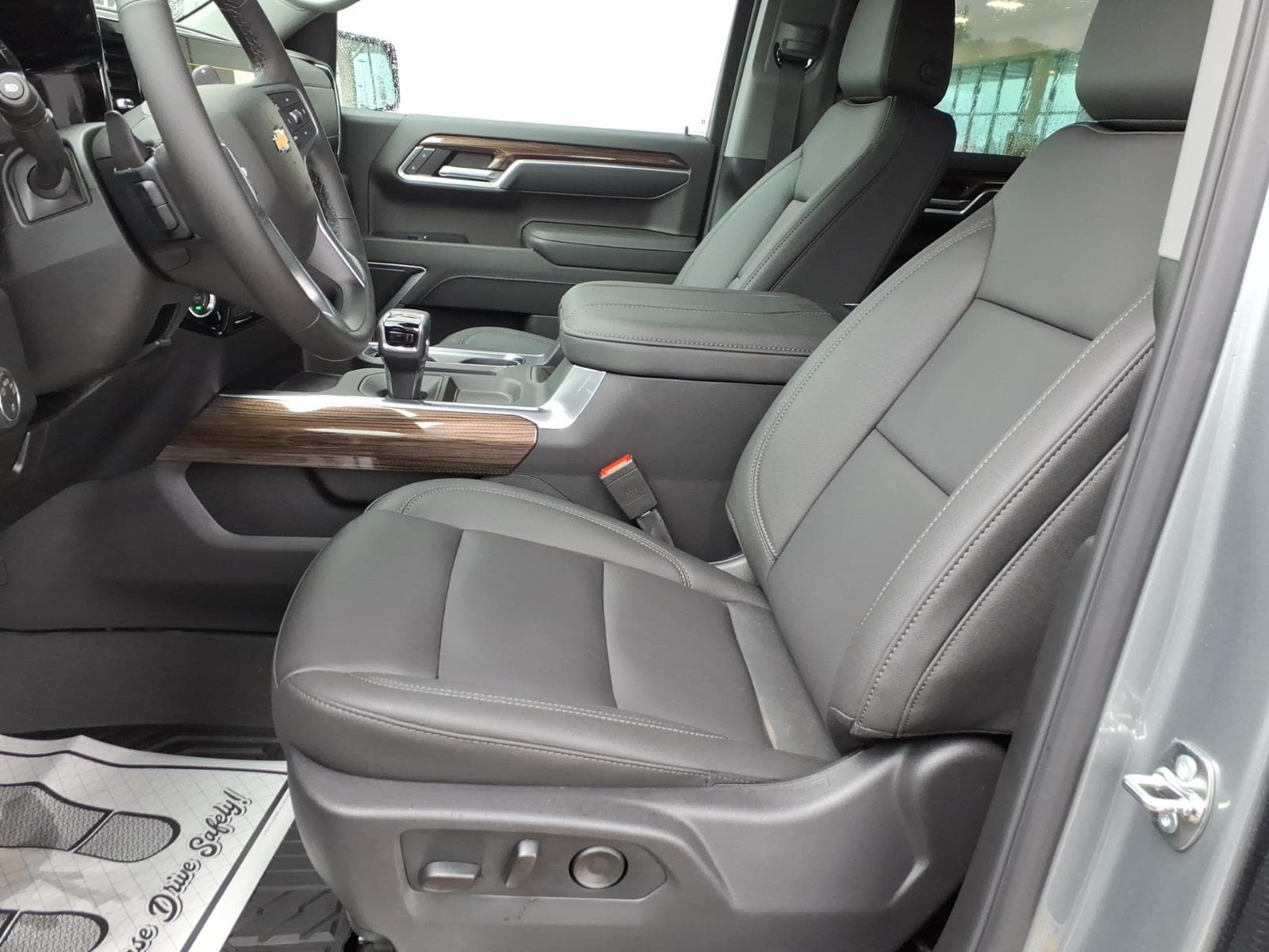 2026 Chevrolet Silverado 1500 LT - Photo 14