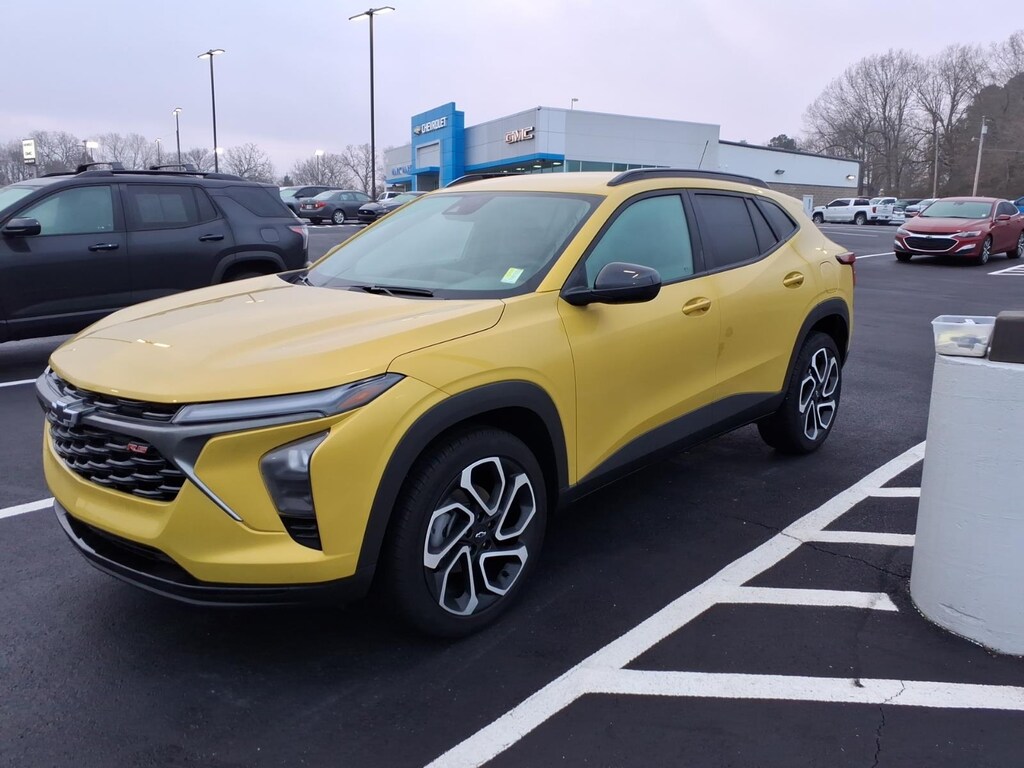 Used 2024 Chevrolet Trax 2RS SUV