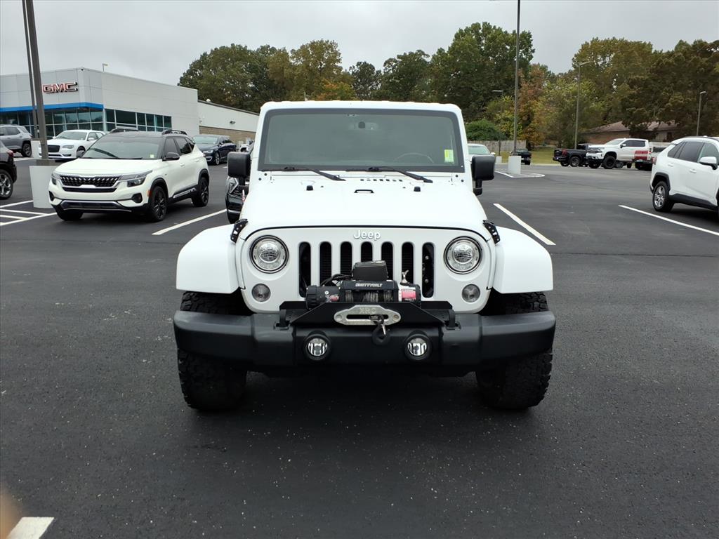 2017 Jeep Wrangler Unlimited Rubicon photo 2