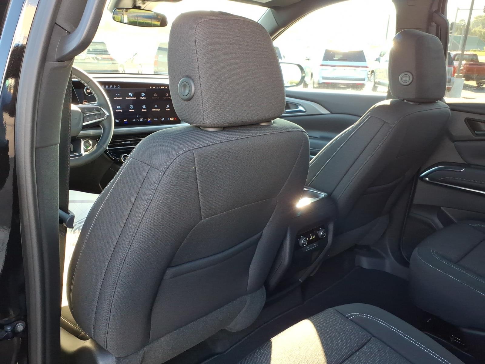 2026 Chevrolet Traverse LT - Photo 9