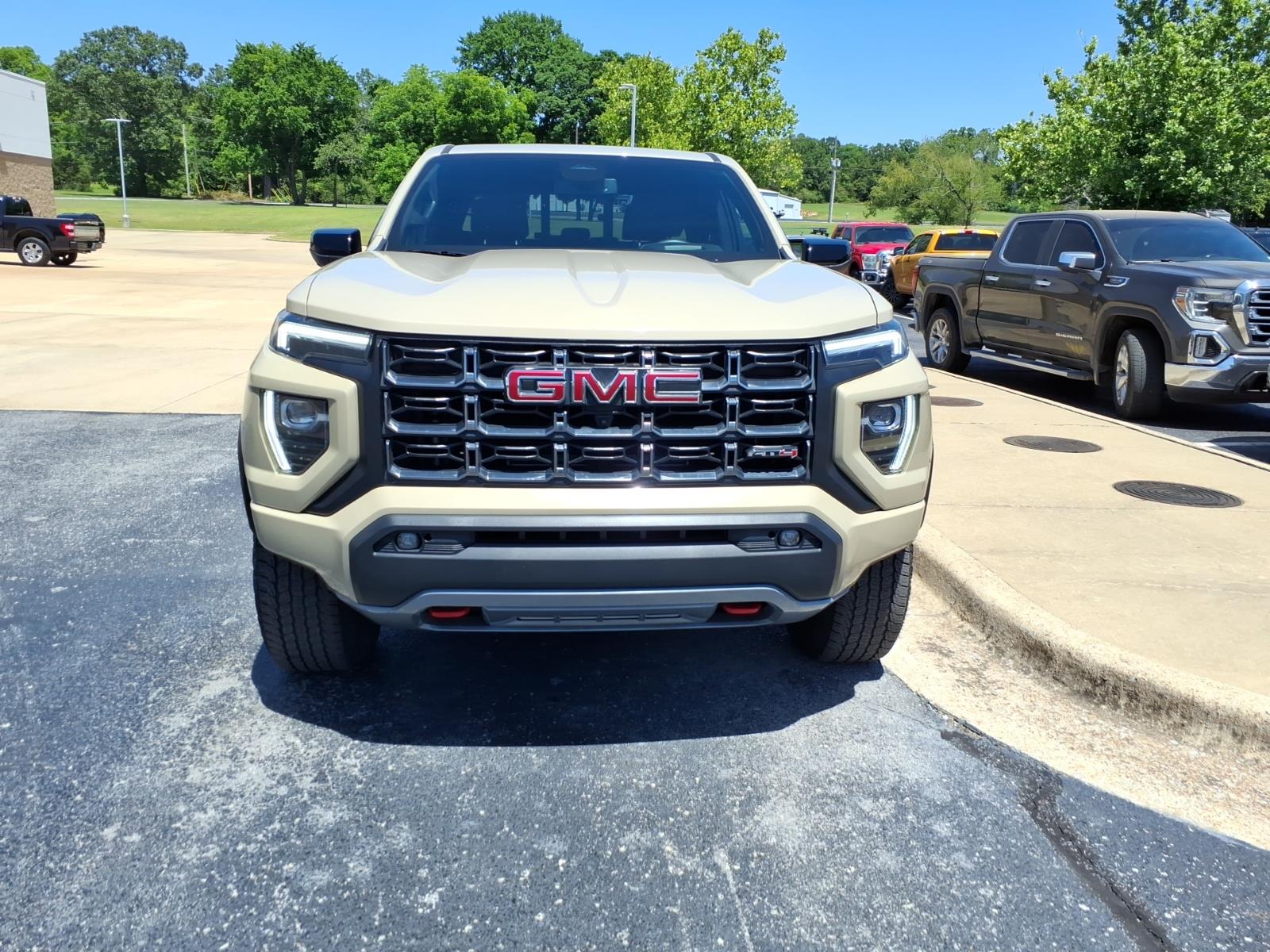 Used 2024 GMC Canyon AT4 with VIN 1GTP6DEK3R1174182 for sale in Little Rock