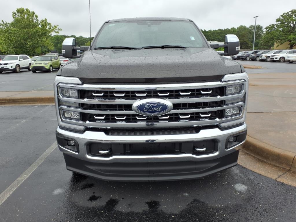 2024 Ford F-250 Lariat photo 2