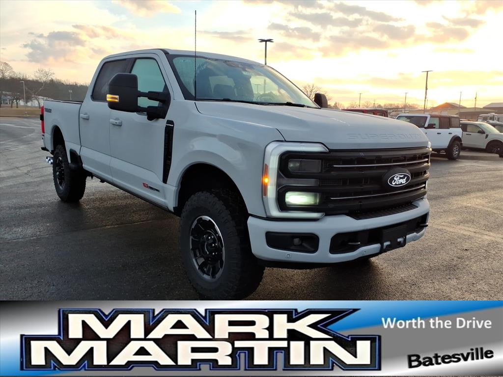 2026 Ford F-250 Super Duty Platinum's photo