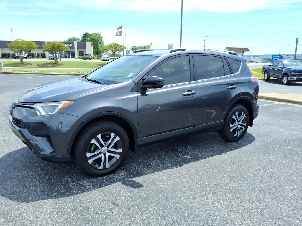 Used 2018 Toyota RAV4 LE SUV